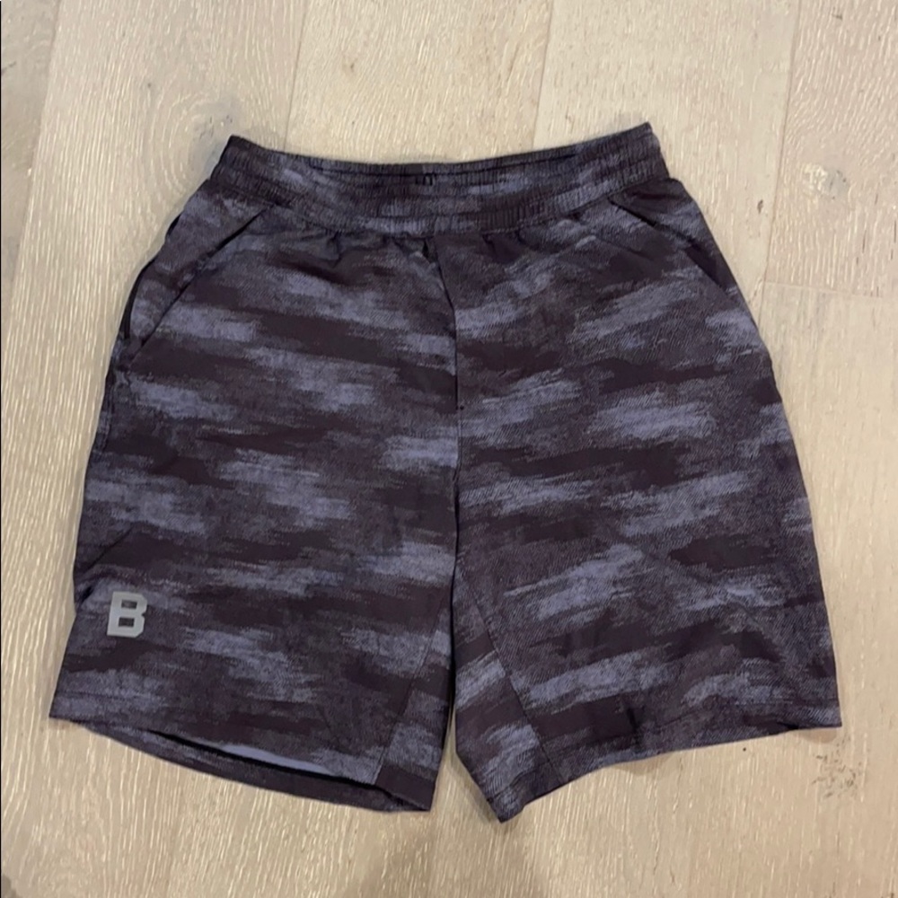 7” Lululemon Barry’s boot camp short